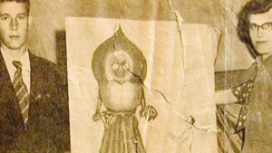 Drawing of the Flatwoods Monster with two eye witnesses.